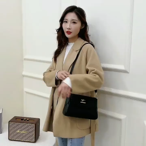 Túi Đeo Chéo Nữ Da PU Thời Trang – 2 Màu Đen Đỏ LILA TKA19