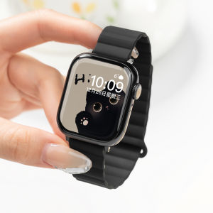 CRAFTSMAN DAI | Magnetic Thin Silicone Watch Strap for Apple Watch