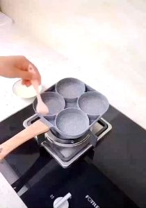 4 Hole Omelet Pan for Burger Egg Ham Pancake Maker Wooden Handle Frying Pot Cook