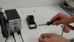 Hot Air Rework Station 2in1 Electric Soldering Station with Hot Air Blower and Desoldering Tool For SMD/BGA Soldering Large Air Outlet Hot Air Blower