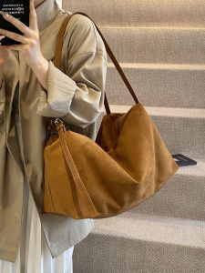 Retro Large Capacity Suede Fitness Bag Womens Commuter Shoulder Bag Short Trip Travel Bag Autumn Winter Tote Handbag