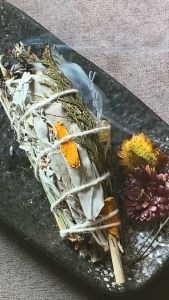 California White Sage Bundle Clearing Negative Energy Incense Stick Holder Home Incense Burner Fragrance  加州白鼠尾草 熏香 香炉 香插 安神助眠