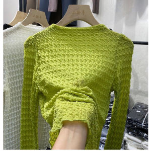 เสื้อยืดคอกลมแขนยาวผ้าตาข่ายยืดหยุ่นสไตล์ยุโรปสำหรับผู้หญิง เสื้อเชิ้ตชั้นในคอสูงครึ่งตัว เสื้อผ้าทำงานฤดูใบไม้ร่วง 2022