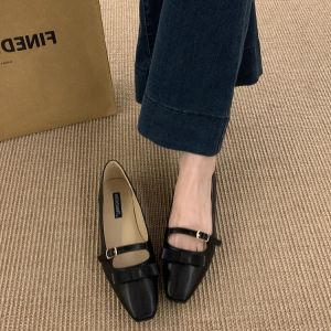 รองเท้า Mary Janes ส้นแบน สไตล์ฝรั่งเศส สำหรับผู้หญิง รองเท้าแฟชั่นฤดูใบไม้ผลิและฤดูใบไม้ร่วง สีเงิน ทรงหัวมน ด้านล่างแบบสวมสบายๆ