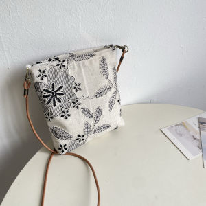 Túi Đeo Chéo Nhỏ Bằng Vải Lanh Cotton Thêu Hoa Mùa Hè 2025 Túi Vuông Nhỏ Đa Năng Cho Nữ Túi Điện Thoại Di Động Cầm Tay Túi Xách Thời Trang