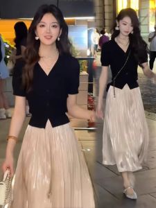 V.C.I | Elegant Short V-Neck Black Knit Sweater Top Short Length Summer Style