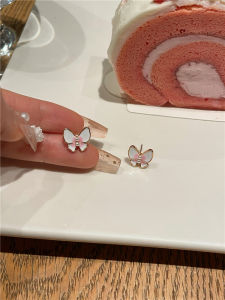 Sleeping Butterfly Ear Cuff Womens Fashion Jewelry No Piercing Required Trendy Design Sweet Personality No Need to Remove