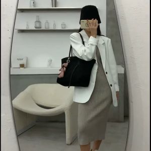 Tas Wanita Kapasitas Besar 2023 & Tas Jinjing Merah Desain Spesial