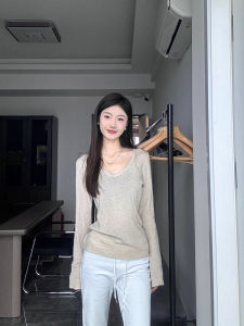 เสื้อยืดคอวีถักบางหลวมๆ สำหรับผู้หญิงในฤดูใบไม้ร่วงและฤดูหนาว เสื้อชั้นในสีพื้น แขนยาว ทรงหลวม สวมใส่สบาย