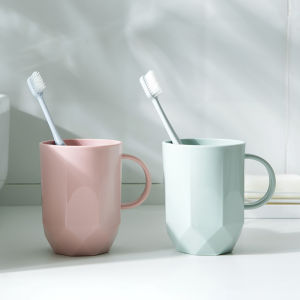 Homenhome Household Plastic Handle Minimalist Couple Style Mouthwash Cup