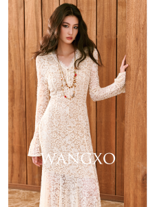 WANGXO | Đầm Xòe Đuôi Cá V-neck Kết Hợp Ren Pháp