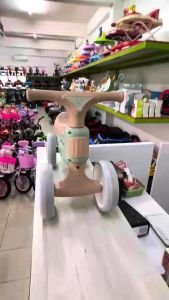 READY STOCK TO SHIP 1 - 3 YEARS KIDS TOLOCAR PUSH CAR RIDE ON TOYS SCOOTER 4 WHEELS HORN MUSIC