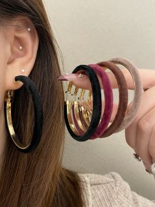 French Vintage Velvet Circle Earrings Elegant Atmosphere Sensation Large Ear Cuff Soft Hong Kong Style Fashion Jewelry