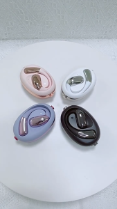 SG【Ready Stock】Break Language Barriers Instantly with AI-Powered Real-Time Translation for 40+ Languages. Perfect for global travelers business pros and culture explorers seeking seamless cross-cultural communication.