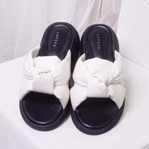 Sandal Wanita LAPEPA Sendal Wedges CALLA Platform Hak Tinggi Model Silang Unik Lucu Premium