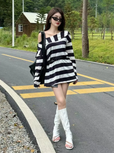 Bộ Đồ Hai Mảnh Thời Trang Thu Đông Không Đều Hở Vai Sọc Áo + Váy Ngắn Eo Cao Ngọt Ngào Mát Mẻ Thời Trang Thường Ngày
