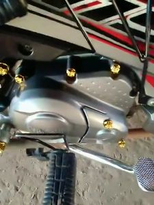 ((ฝาครอบน็อต)) สีโครเมี่ยม น็อตแต่งฝาครอบ ใส่ได้ทุกรุ่น (1ชุด)(0315)