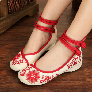 Elegant Embroidered Dance Shoes Spring New Style Womens Flat Shoes National Costume Square Dancing Simple Versatile Canvas Shoes