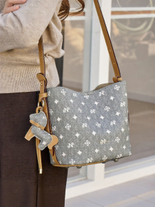 Josiny | Vintage Flower Print Tote Bag
