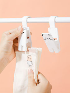 Original Cartoon Cat Dog Shaped Clothes Hanger Multi Purpose Clip Hanging Rod Hook Home Organization Tool Plastic Material