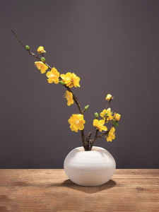 New Chinese Style Artificial Plum Blossom Flower Artifacts Coffee Table Desktop Floral Arrangements Silk Flowers Dried Flowers
