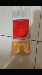 Nắp chụp đèn hậu isuzu từ 1T9 ĐẾN 5Tgồm 3 mảnh nắp đèn lái sau isuzu 3 mảnh đỏ vàng trong suốt.có bán lẻ 1 bên hoặc nguyên cặp