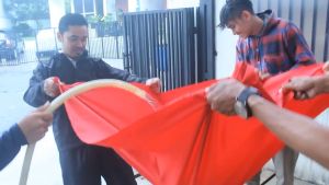 Sarung Mobil Semi Outdoor Medium (Tipe Premium)