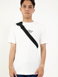 3Second Tas Selempang Pria Sling Bag USB Port Gena OL-C110225