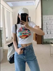 DUOHANZI เสือยืดผู้หญิง เสื้อครอป แขนสั้นน่ารัก  ฮอตฮิต 