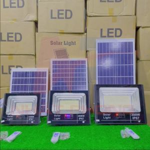 Đèn led năng lượng mặt trờiđèn pha ĐỔI MÀU trang trí sân vườn SHOPVINCENT công suất 100W có cảm biến ánh sáng có điều khiển chống nước IP67 bảo hành 2 năm