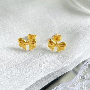 Khuyên tai Nữ titan mặt chiếc nơ xinh cá tính sáng màu không đen gỉ