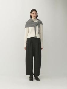 INSIS FEMME | First Shear Wool Simple and Elegant Trousers