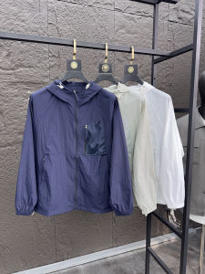 Svip Stylish UPF50 Cool Feeling Mens Summer Outdoor Lightweight Breathable Casual Sun Protection Clothing Hooded Fashionable Skin Shirt