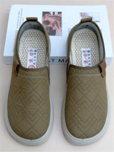 ฤดูใบไม้ร่วง สินค้ามาใหม่ น้ำหนักเบา ใส่สบาย ระบายอากาศได้ดี ผู้หญิง รองเท้าแบบสวม รองเท้าผ้าสไตล์ปักกิ่ง ลำลอง ส้นแบนหัวมน