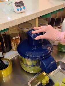 เครื่องปอกเปลือกผลไม้ไฟฟ้า เครื่องปอกองุ่นอัตโนมัติเต็มรูปแบบ เครื่องปอกผลไม้อัตโนมัติเต็มรูปแบบ เครื่องปอกกระเทียมอัตโนมัติเชิงพาณิชย์ อุปกรณ์ผักและผลไม้ในครัวเรือน เครื่องปอกผลไม้ไฟฟ้าสำหรับร้านชานม