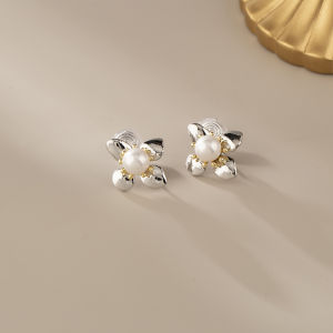 Silver Flower Pearl French Vintage Elegant High-End Feeling Earrings Women Mosquito Coil Tray Ear Clip No Piercing Required