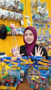 Hot Wheels Monster Trucks Demolition Doubles Racing 1 vs Racing 4 FYJ64 938T