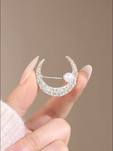 Ganten🍎Bros Mutiara Bintang Dan Bulan/Bros Paduan Berlian/Kardigan Jas Bros Mutiara Double C COD