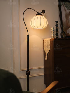 Retro Nostalgia French Colonial Style Floor Lamp for Living Room Bedroom Tea Room Incandescent LED Light Source with Wood and Silk Shade