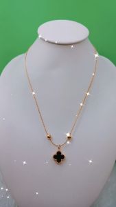 Kalung WanitaKalung Bunga Hitam CL01 Titanium Premium Quality Tidak Berkarat Dan Tahan Lama KS0001