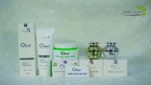 Sữa Rửa Mặt Vitamin Olee Làm Sạch Da Và Kiểm Soát Nhờn