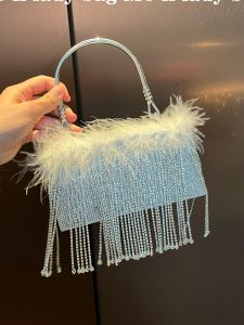 Moli กระเป๋าใบเล็กสะพายข้างแบบถือขนกระต่ายสำหรับงานเลี้ยงทรงสี่เหลี่ยมเล็กเพชรเต็มรูปแบบแบบโลหะขนฟูๆสวยหวานสำหรับสุภาพสตรี