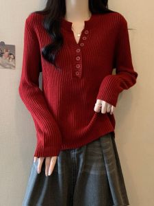 เสื้อสเวตเตอร์ถักคอวีแขนยาวสีแดง สำหรับผู้หญิง ฤดูใบไม้ผลิและฤดูใบไม้ร่วง ไซส์ใหญ่ แฟชั่นฤดูใบไม้ร่วง คอกลม แขนยาว เสื้อชั้นในสุดเก๋