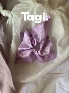 Tagi. Shining Rhinestone Square Hair Scratch