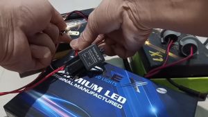 Flasher Sein LED 3 Kaki: Pengaturan dan Pemakaian