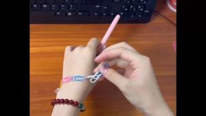 Alat Bantu Bracelet & Pengait Kalung: Aksesori Perhiasan Mudah Memakai dan Melepas