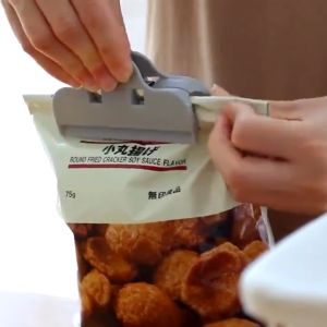 Kẹp túi bảo quản thực phẩm đồ ăn nước uống gia vị còn dư chống hư hỏng ẩm mốc sạch sẽ M116