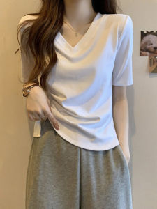 เสื้อยืดคอกลมแขนสั้นทรงเข้ารูปสไตล์เกาหลีสำหรับผู้หญิงในช่วงฤดูร้อน เสื้อผ้าทำงานแขนสั้นทรงเข้ารูปแบบลำลอง