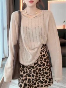 เสื้อยืดคอกลมแขนยาวถักสไตล์เกาหลีสำหรับผู้หญิงในฤดูใบไม้ผลิ ทรงหลวม สไตล์ลำลอง ดีไซน์ชั้นใน แฟชั่น เสื้อเชิ้ต