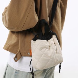 Fancy Fall and Winter New Crossbody Bag Thickened Quilted Design Shoulder Bag Commute Leisure Drawstring Bucket Mobile Phone Bag